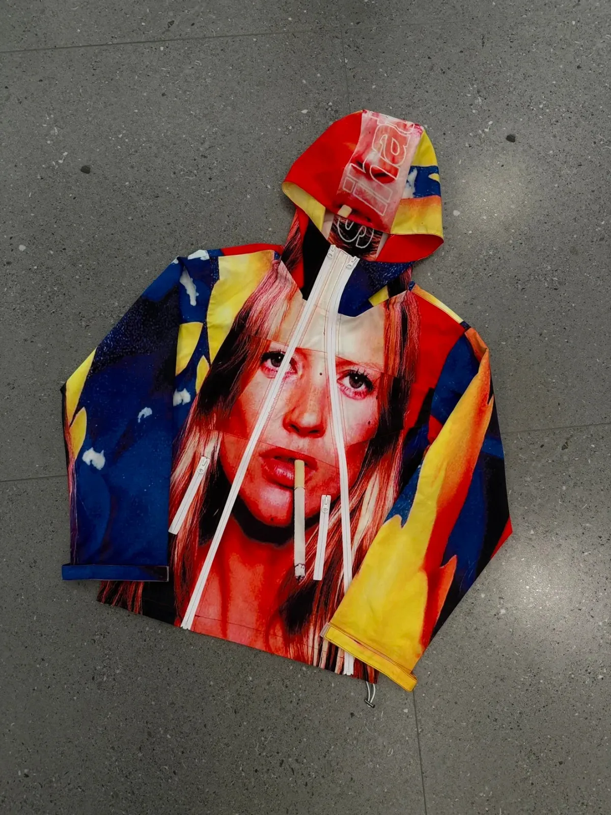 IHS010 Kate Moss Raincoat